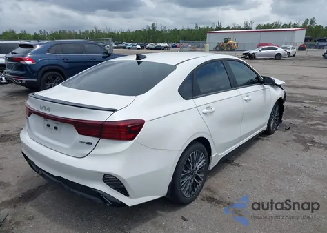 2024 Kia Forte Gt-Line z USA, uszkodzony, nr VIN 3KPF54AD7RE805261